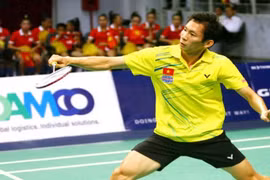 Tiến Minh "mướt mồ hôi" đi tiếp ở giải cầu lông Ciputra Hà Nội 2014