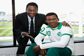 Huyền thoại bóng đá Pele được CLB cũ dựng tượng sáp
