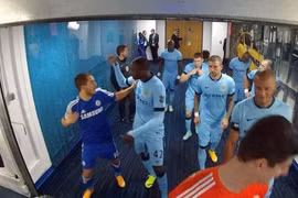 Lộ clip sao Man City và Chelsea “tẩn” nhau trong đường hầm