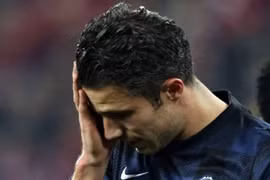 Robin van Persie lo lắng về tương lai ở M.U