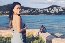 Ngọc Thanh Tâm khoe vẻ quyến rũ tại Hy Lạp