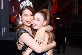 Bỏ qua những ồn ào đấu tố, Minh Hằng vui vẻ hội ngộ Trương Ngọc Ánh