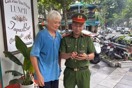  Công an phường Lý Thái Tổ lấy ý kiến của nhân dân vào sửa đổi, bổ sung Hiến pháp