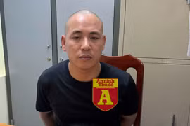 Cảnh sát hình sự Hà Nội bắt kẻ sàm sỡ, cướp giật tài sản của phụ nữ