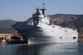 Tổng thống Nga tuyên bố không phạt Pháp vụ tàu Mistral