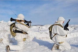 Lính dù Nga và CSTO diễn tập cứu nạn tại Bắc Cực