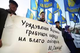 Hàng trăm người Ukraine biểu tình và đòi Thủ tướng từ chức