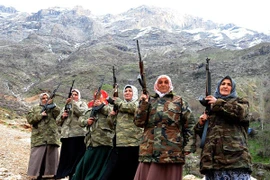 Hình ảnh “độc” về một đội nữ tự vệ