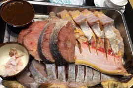 Sốc với hóa đơn thanh toán sau khi ăn cá hiếm