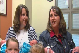 Bất ngờ với cặp song sinh hai lần sinh đôi