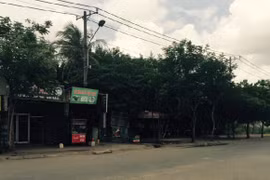 Hàng chục giang hồ cầm kiếm, dao truy sát người kinh hoàng giữa ban ngày