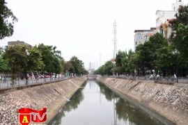 Có nên cống hóa sông Kim Ngưu làm bãi gửi xe?