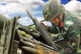 Bộ đội Tây Nguyên diễn tập bắn đạn thật