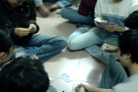 Con bạc đánh nhau chấn thương sọ não 