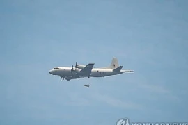 Phi công ấn nhầm nút, máy bay Hàn Quốc thả hàng loạt vũ khí xuống biển