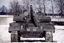 Nga "biếu" quân đội Syria lô xe tăng chiến đấu chủ lực T-62M đầu tiên
