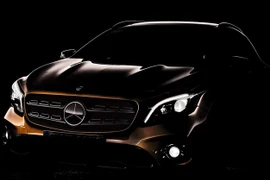 Mercedes-Benz hé lộ ảnh teaser đầy bí ẩn của GLA 2017