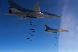 Nga triển khai 6 máy bay ném bom Tu-22M3 dội bom xuống Deir ez-Zor