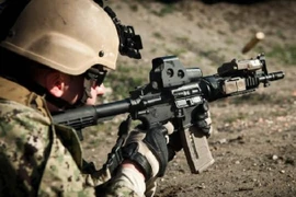 Mỹ cân nhắc cho Ukraine sản xuất súng trường tấn công M4