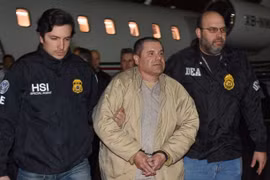 "Bố già" El Chapo đã được dẫn độ đến Mỹ