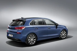 Hyundai xác nhận sự xuất hiện của i30 fastback