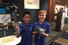 Sửng sốt với hai cậu bé người Mỹ sáng chế phi thuyền dọn rác vũ trụ