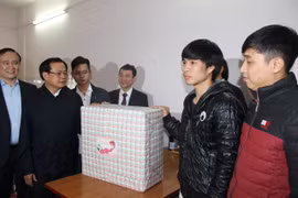 Bí thư Thành ủy Hà Nội thăm công nhân KCN Bắc Thăng Long