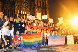 Giới trẻ ăn mừng vì được chấp thuận quyền chuyển đổi giới tính