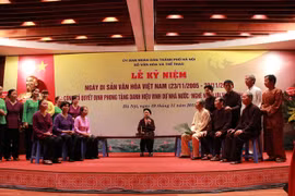 Kỷ niệm Ngày Di sản văn hóa Việt Nam và lễ phong tặng "nghệ nhân ưu tú"