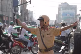 Hiến kế giải pháp giảm ùn tắc giao thông