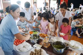 Trường công chất lượng cao lo ngại tăng học phí sẽ giảm học sinh