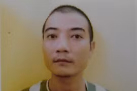 Chặn cửa hàng, ném chất bẩn đòi tiền... trông xe