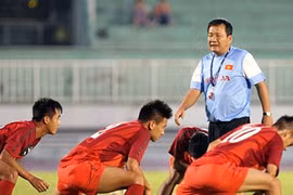 VFF tiếp tục giữ chân HLV Hoàng Văn Phúc