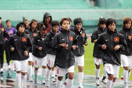 Bị đối xử bất công, tuyển bóng đá nữ Việt Nam vẫn lên đỉnh vinh quang