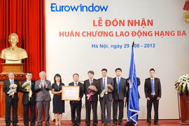 Eurowindow đón nhận Huân chương Lao động hạng Ba