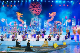 Sông Hương rực sáng khát khao “Thiên hạ thái bình”