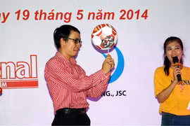 Vlogger Toàn Shinoda "trổ tài" chơi bóng nghệ thuật