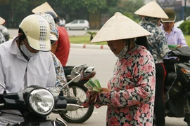 Vé "chợ đen" trận U19 Việt Nam - U19 Nhật Bản hạ nhiệt