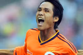 Cầu thủ từng dính chàm nhận Quả bóng vàng Việt Nam 2012