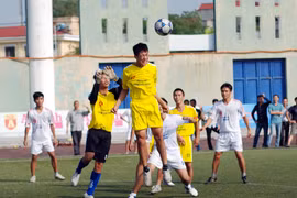 Khốc liệt giành vé tới sân Hàng Đẫy