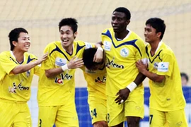 Trọng tài “giải cứu” V.Hải Phòng 