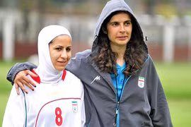 Nữ HLV dẫn dắt… đội bóng nam hạng nhì Pháp