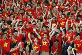 HLV Graechen bất ngờ với 4 vạn khán giả Mỹ Đình