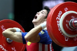 Lực sỹ trẻ Thạch Kim Tuấn đoạt 3 HCĐ thế giới