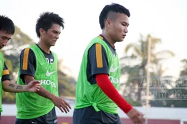 U23 Việt Nam mướt mồ hôi sau buổi tập đầu tại Myanmar