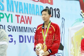 Cô Trung úy tuổi teen lập cú đúp HCV SEA Games 27