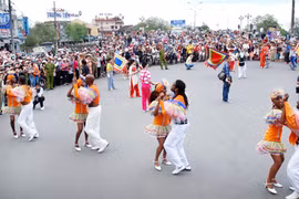 Sôi động, ấn tượng các lễ hội đường phố Huế