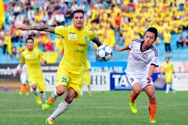 "Gà son" Gonzalo lập cú đúp đưa Hà Nội T&T lên đỉnh V-League 