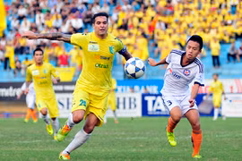 "Gà son" Gonzalo lập cú đúp đưa Hà Nội T&T lên đỉnh V-League 