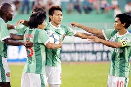 Không chịu được nhiệt, Navibank SG rút khỏi bóng đá